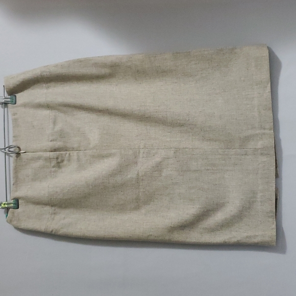 Banana Republic Ivory Slit Staight Skirt - Picture 5 of 10